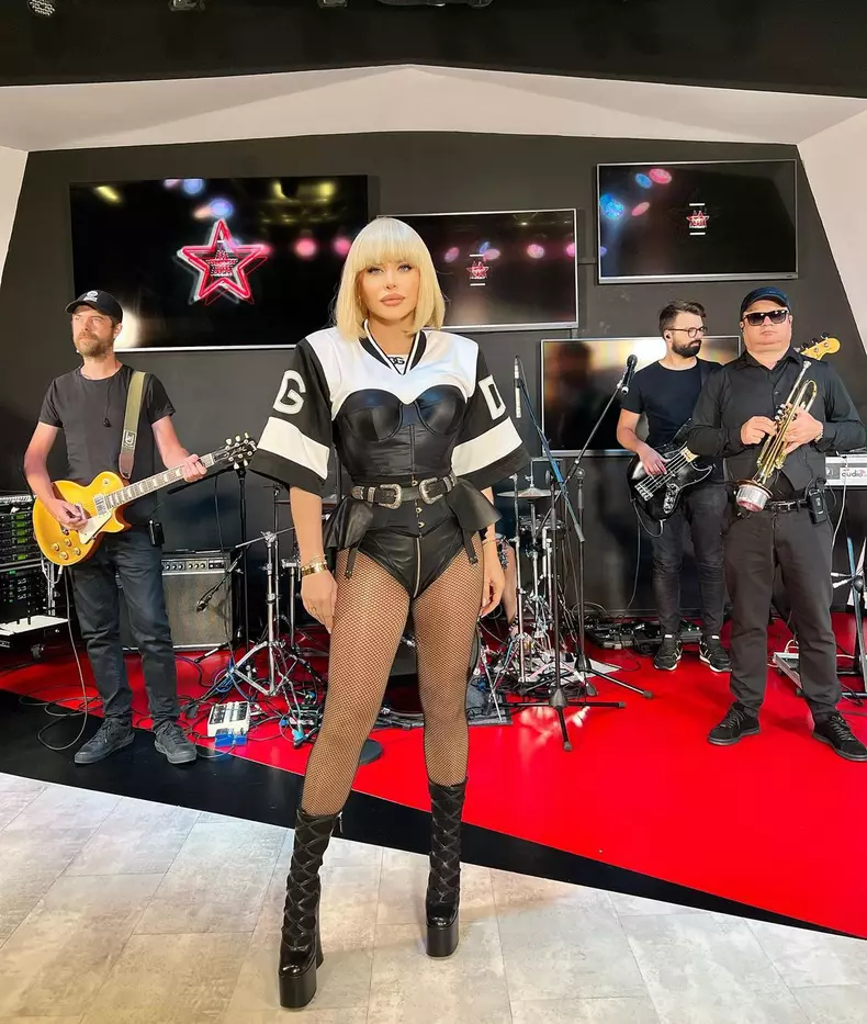 Loredana-Groza-transformare-in-Lady-Gaga-4