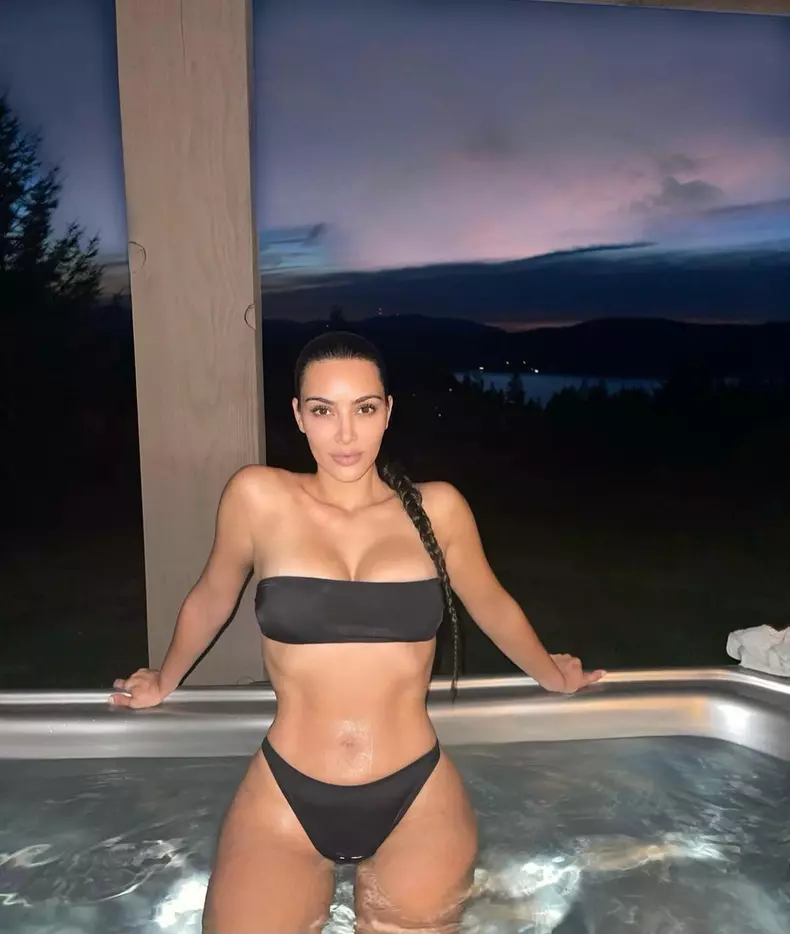 Kim-Kardashian-imagine-de-milioane-de-like-uri-din-prima-vacanta-cu-noul-iubit-8