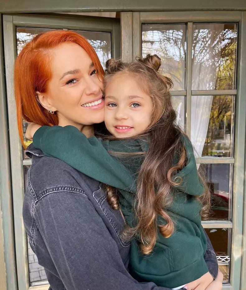 feli-si-tatal-fiicei-sale-s-au-despartit.-anuntul-surprizator-facut-de-artista-1