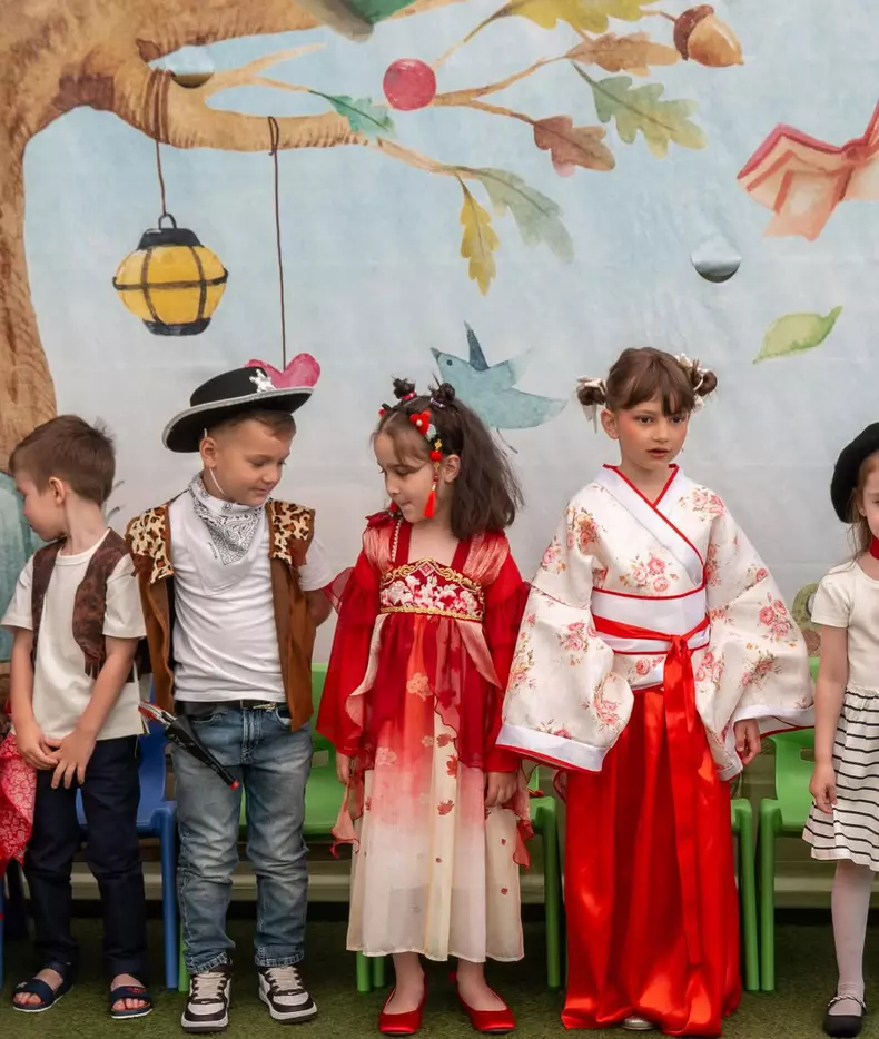 anca-serea-adrian-sina-fiica-leah-gradinita-final-de-an-scolar (5)