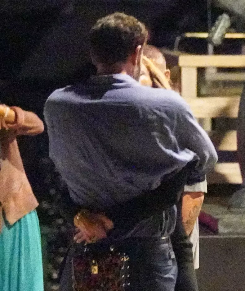 ben-affleck-jennifer-lopez-sarut