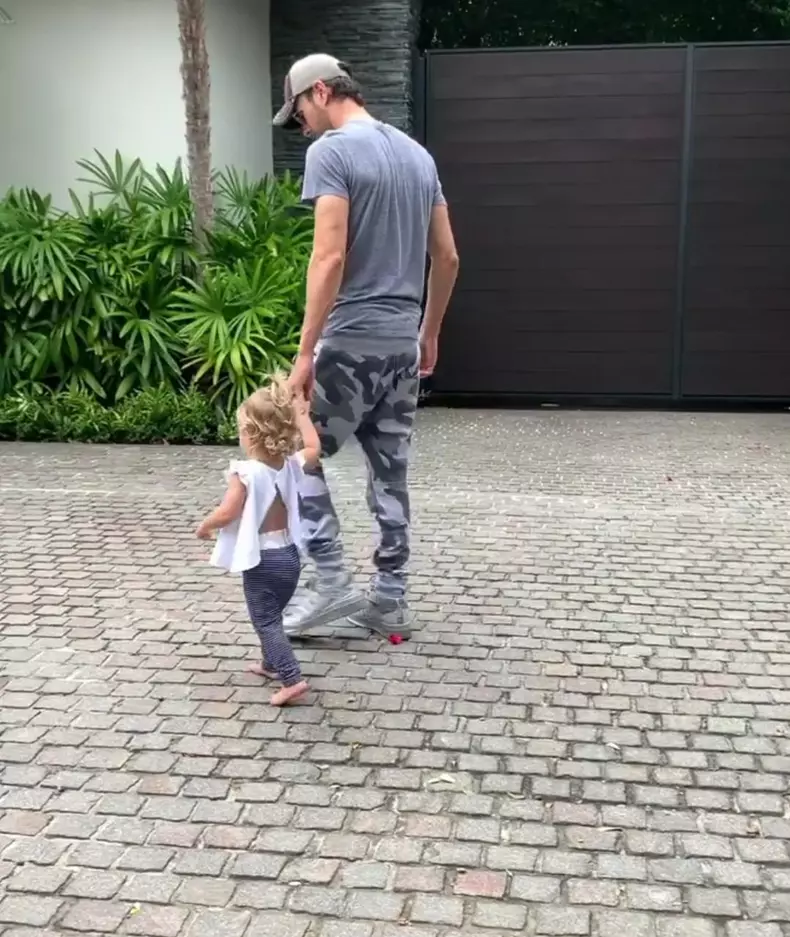 Lucy, fetița lui Enrique Iglesias și al Annei Kurnikova