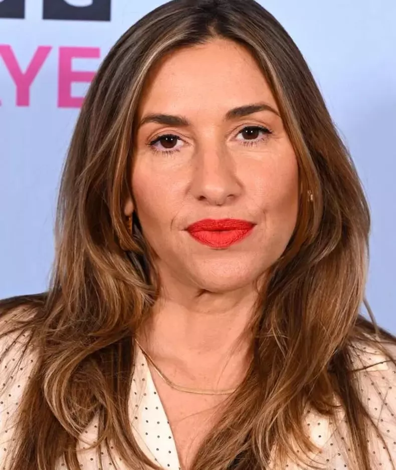 Melanie Blatt6