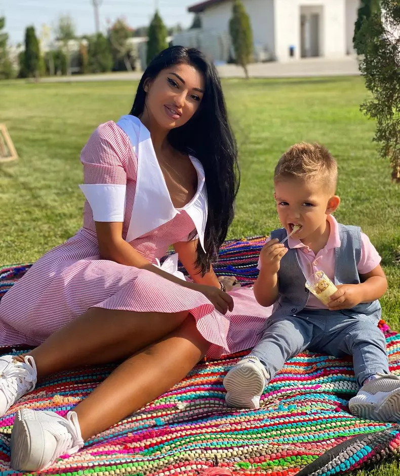 Elena Ionescu s-a mutat in casa noua alaturi de fiul ei (1)