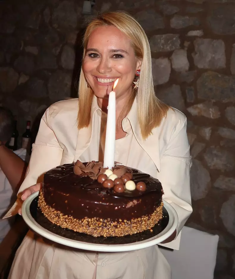 Andreea Esca a împlinit 52 de ani  (5)