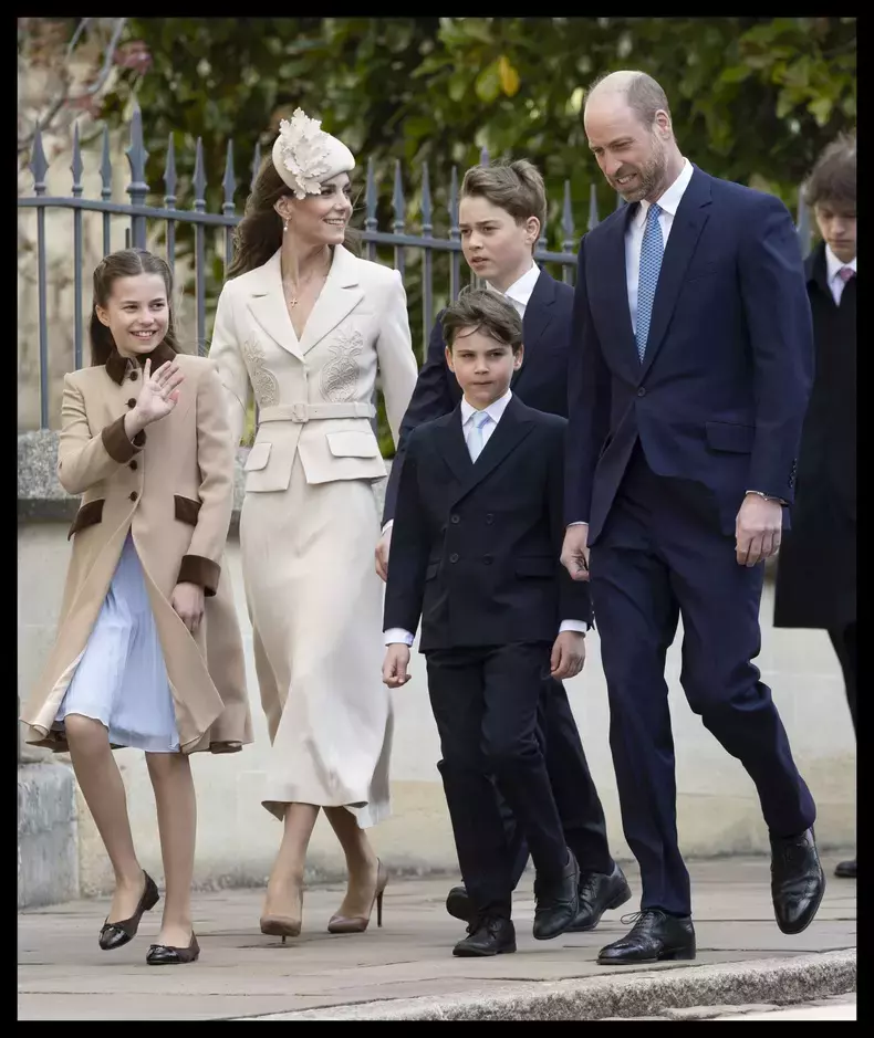 kate-middleton-si-printul-william-alaturi-copii-la-slujba-de-paste-13-scaled