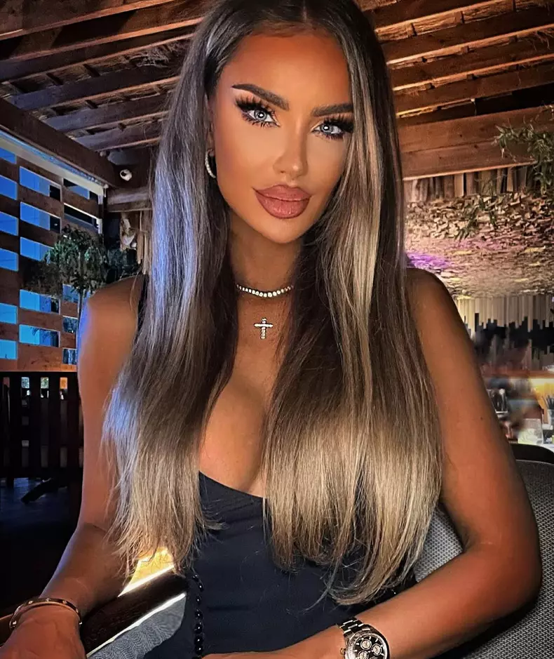 bianca dragusanu cu decolteu