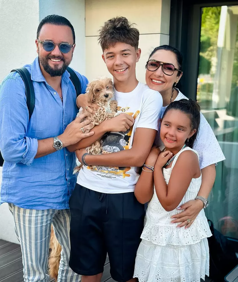 Andra, imagine emoționantă cu familia ei  (9)