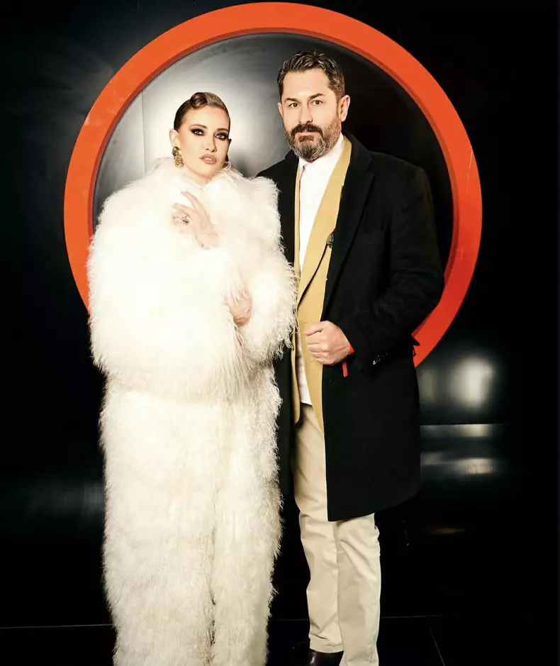 Iulia Albu și Mike3