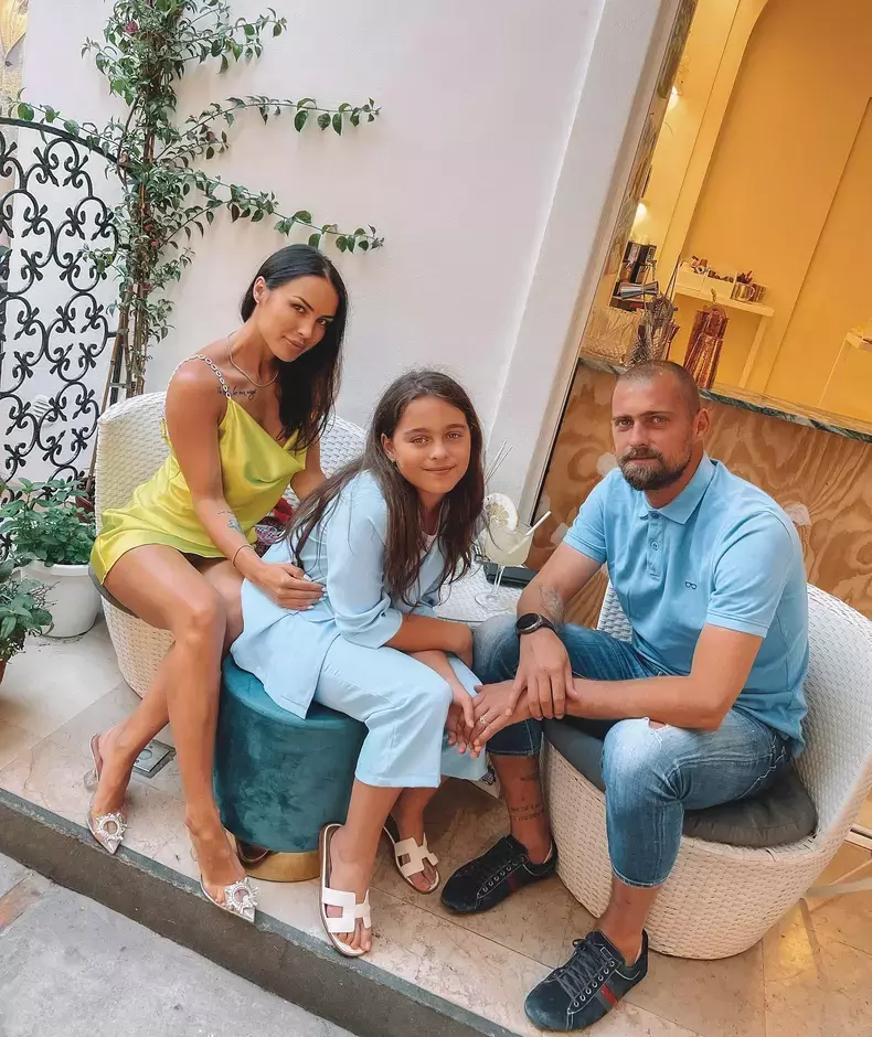gabi-tamas-sotia-lui-ioana-si-fiica-lor-selena-1