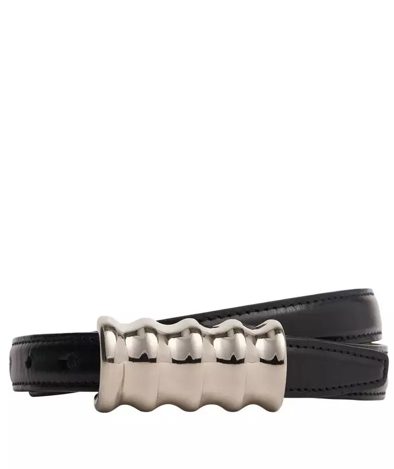 Curea din piele, Khaite, 2.088 lei, www.luisaviaroma.com
