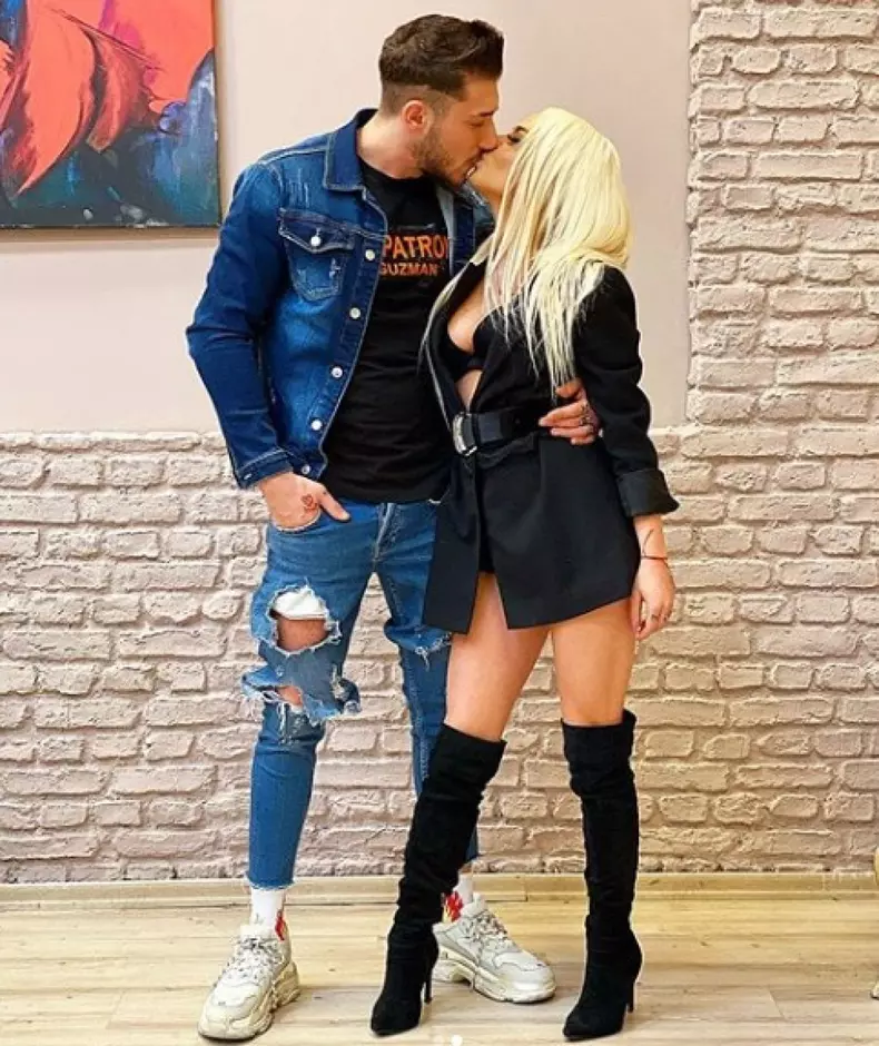 Berna-de-la-Puterea-Dragostei-însărcinată-4