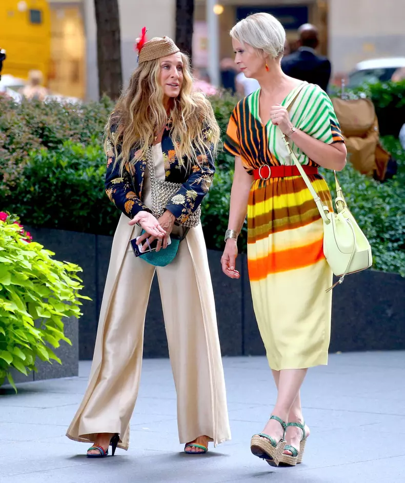 Sarah Jessica Parker and Cynthia Nixon on set in New York