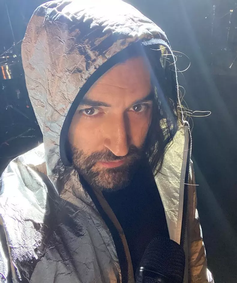 gina-pistol-smiley-3