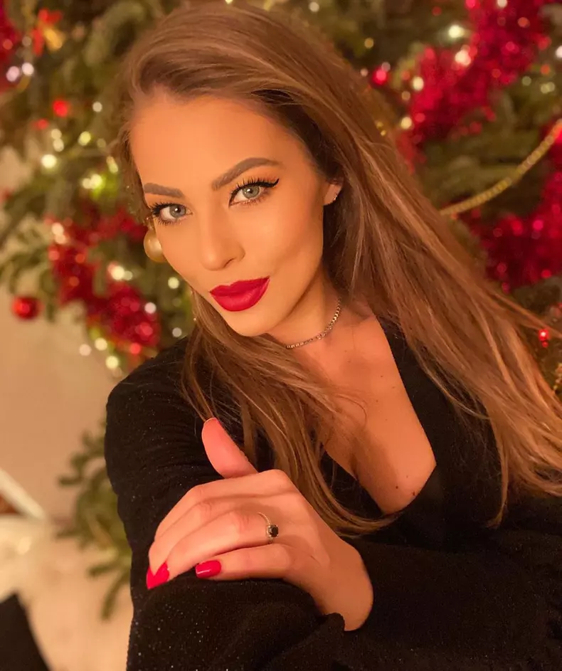 roxana-nemes-survivor-1