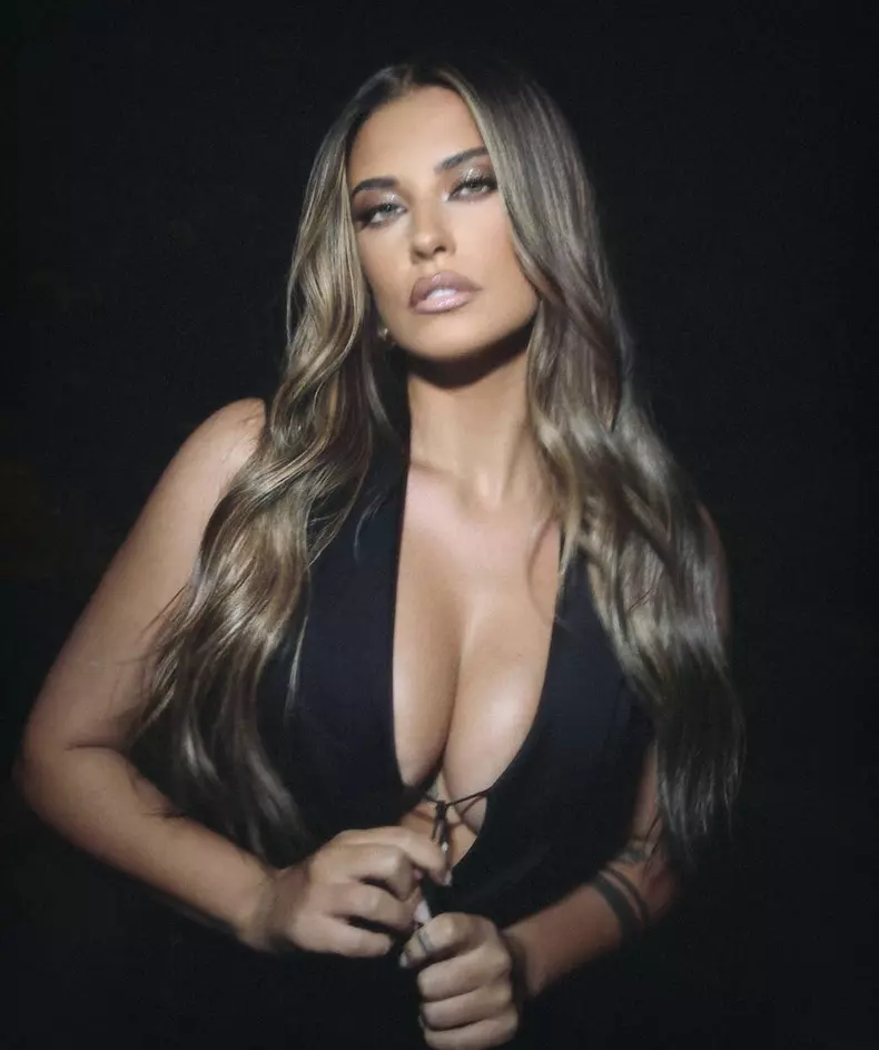 Antonia-5