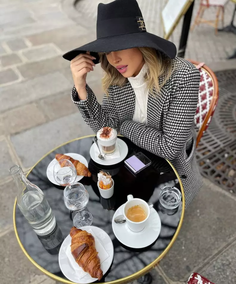 Lora, ședință foto provocatoare în Paris. Cum s-a pozat alături de iubitul ei. „Flirt în Paris” (14)