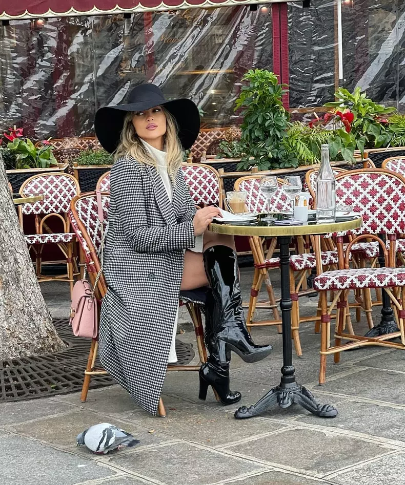 Lora, ședință foto provocatoare în Paris. Cum s-a pozat alături de iubitul ei. „Flirt în Paris” (15)