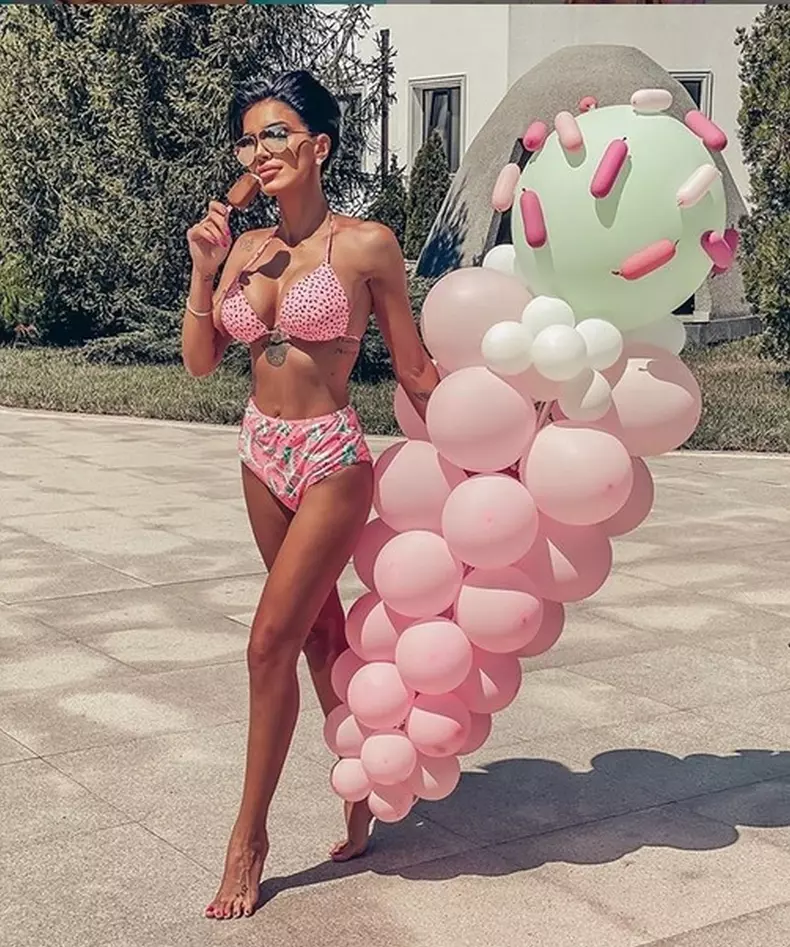 Adelina-Pestritu-costum-baie