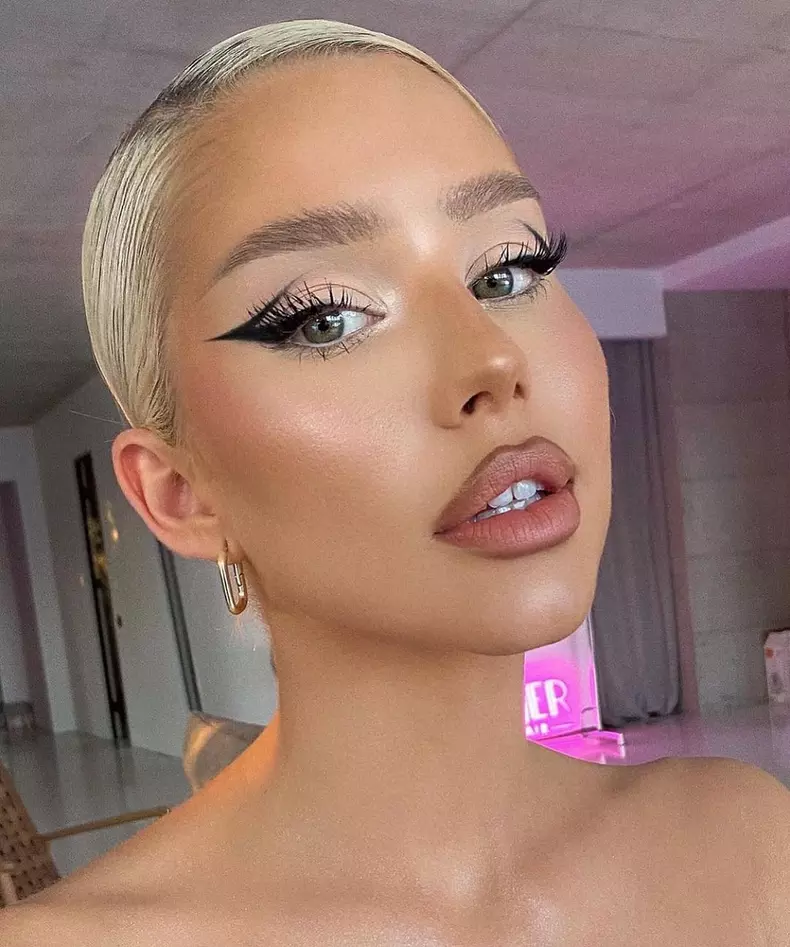 carmen-grebenisan.v1-scaled-1