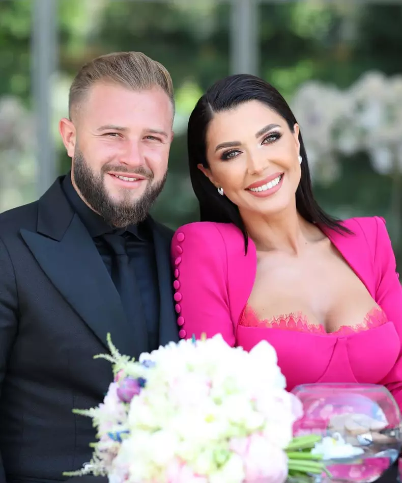 Ilinca Vandici soțul Andrei Neacșu cadou