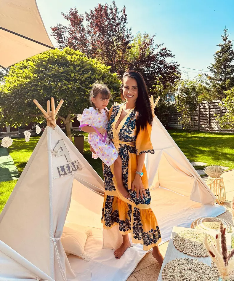 Anca Serea și fetița cea mică, Leah Maria Sînă (2)