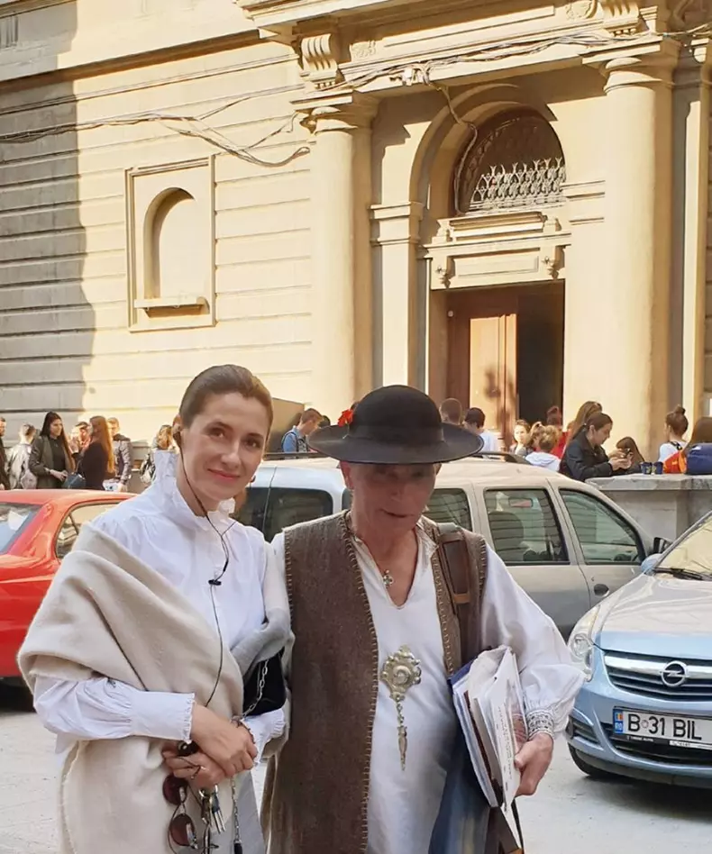 Iuliana Tudor Facultatea de Litere (2)