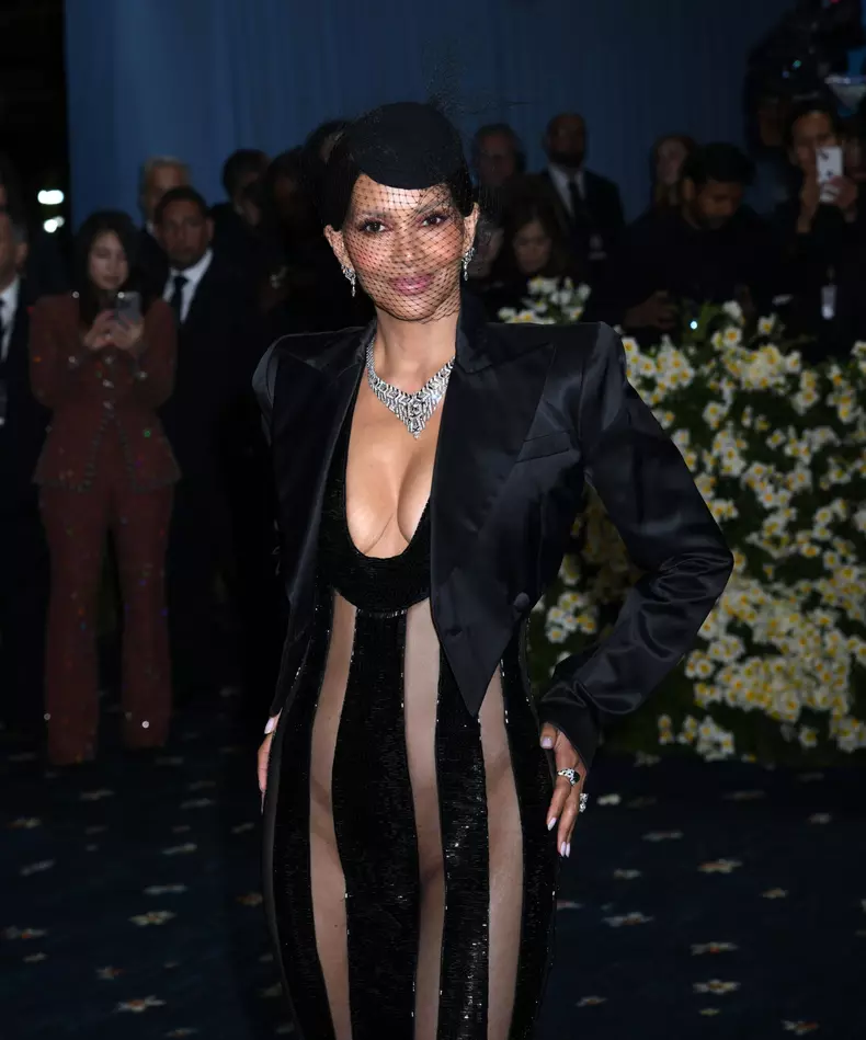Halle-Berry-ținută-mult-mai-îndrăzneață-la-Met-Gala-2025