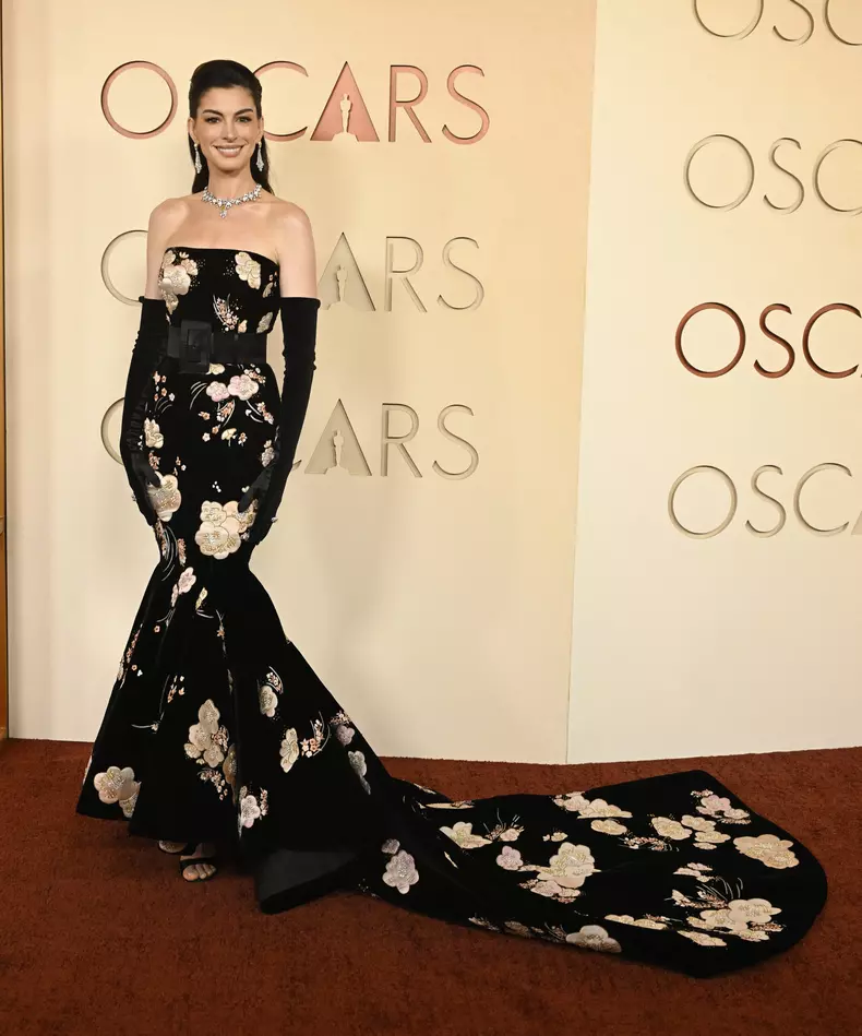 Anne Hathaway la Oscar 2026