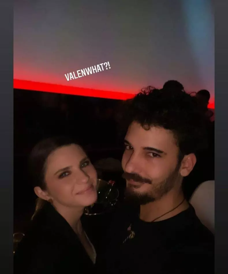 dupa-ce-s-a-zvonit-ca-s-au-despartit-au-venit-cu-dovada-ca-sunt-impreuna-ce-a-postat-cristina-ciobanasu-dupa-ce-a-fost-surprinsa-in-ipostaze-tandre-cu-iubitul-ei-2