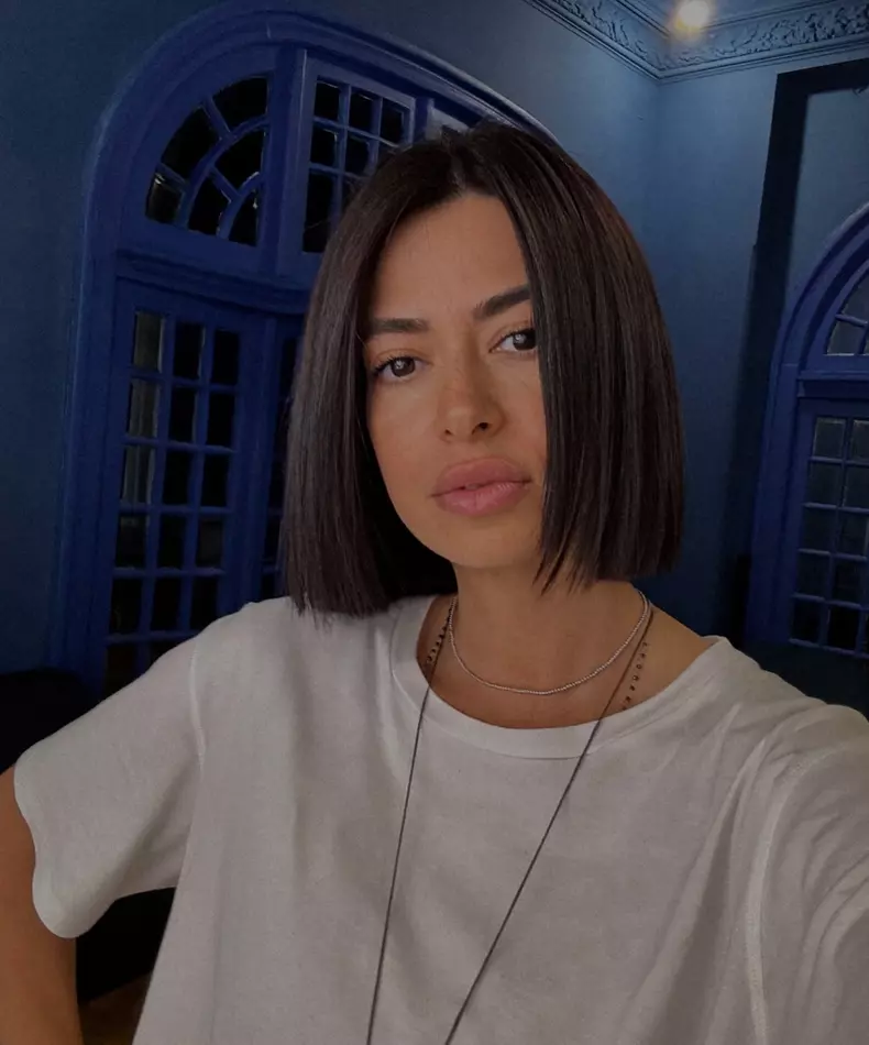 Diana Bart schimbare de look, bob drept