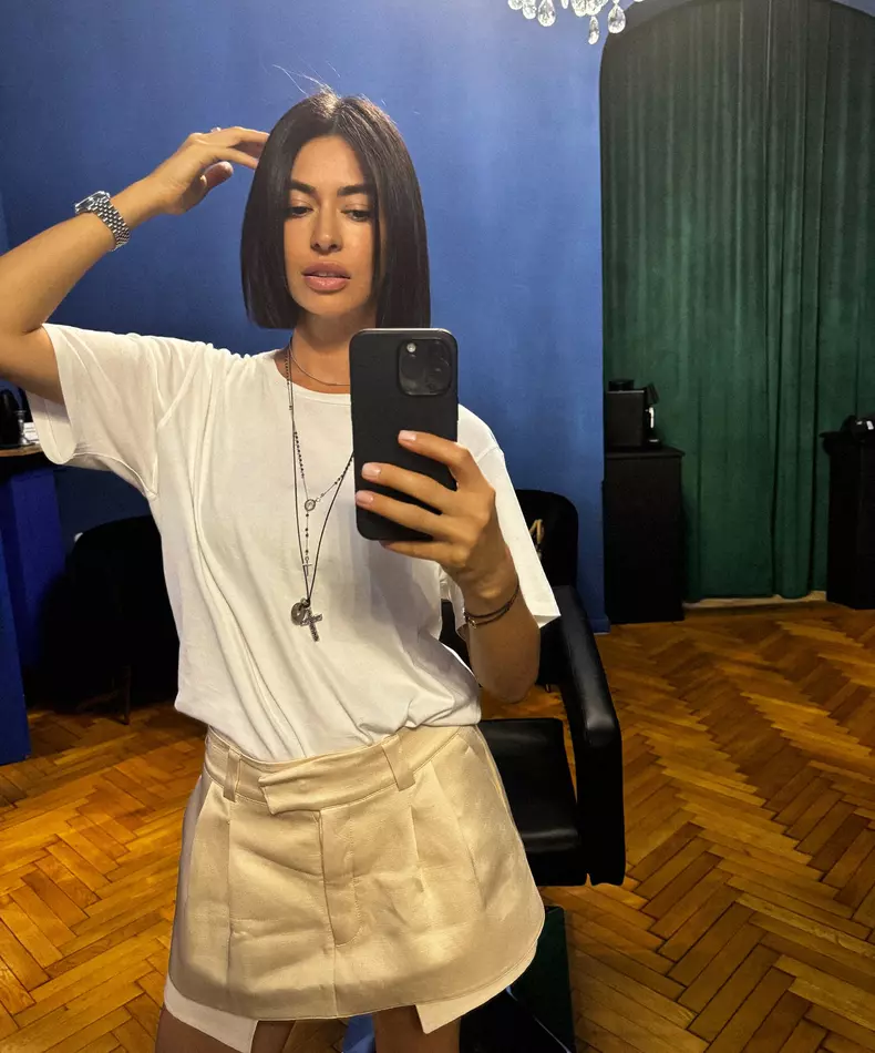 Diana Bart schimbare de look, bob drept