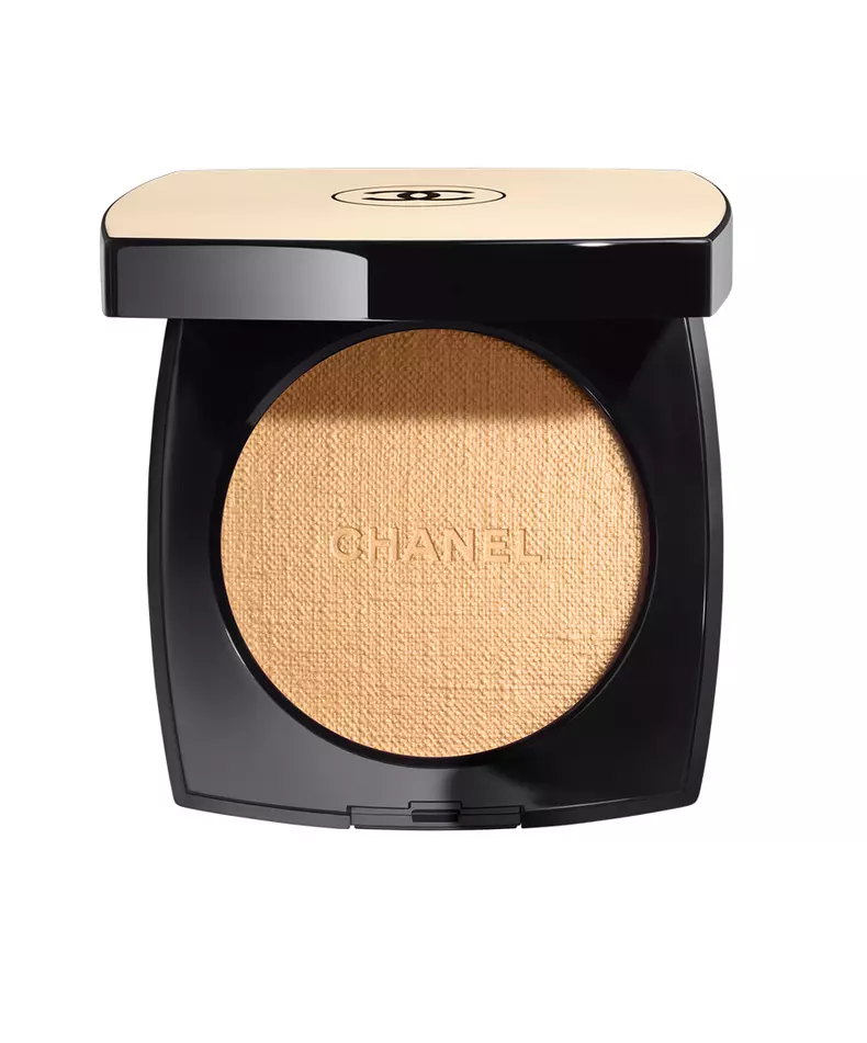 Pudră iluminatoare Poudre Lumière, Chanel, 295 lei