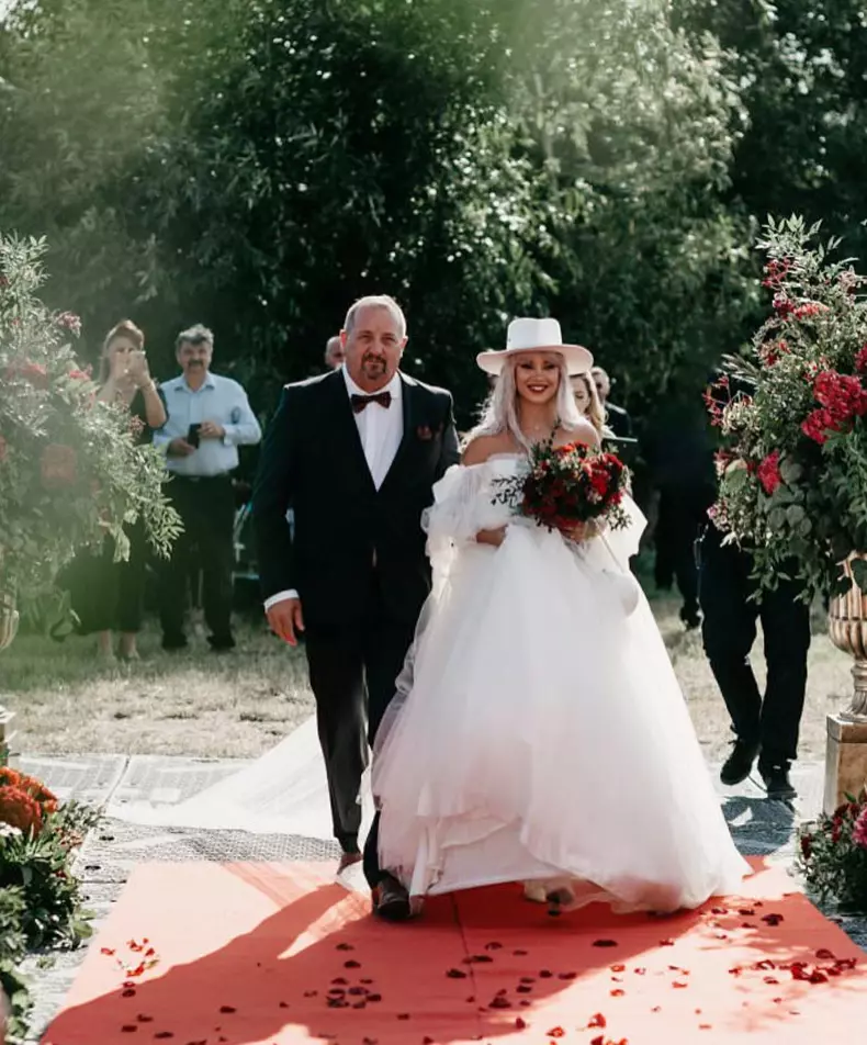 alina-ceusan-mesaj-pentru-sotul-ei-nunta-3