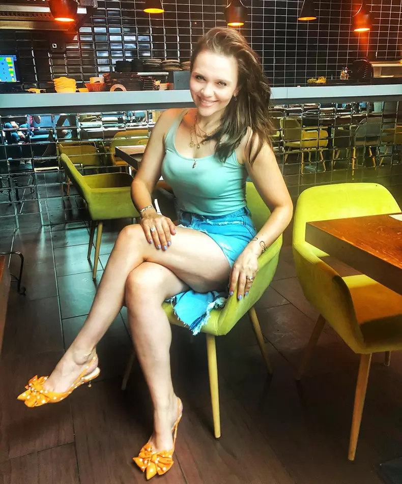 Cristina Șișcanu costum de baie (2)