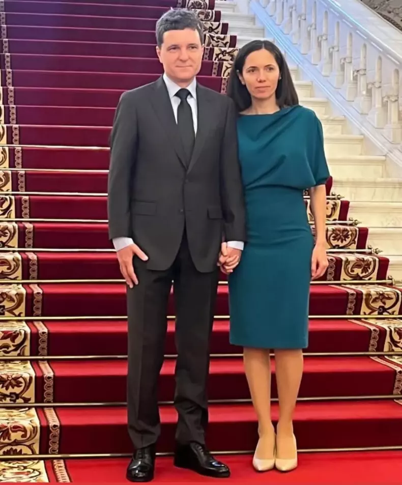 Mirabela Grădinaru rochie Andreea Raicu 2