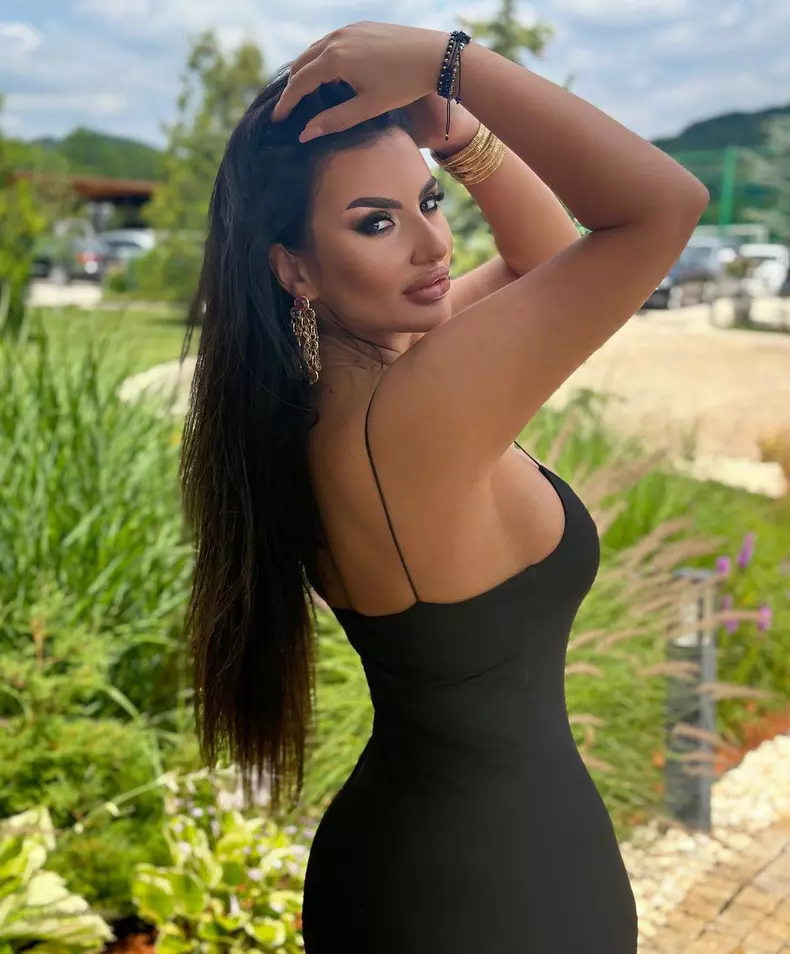 Adina, soție lui Cristi Tănase (6)