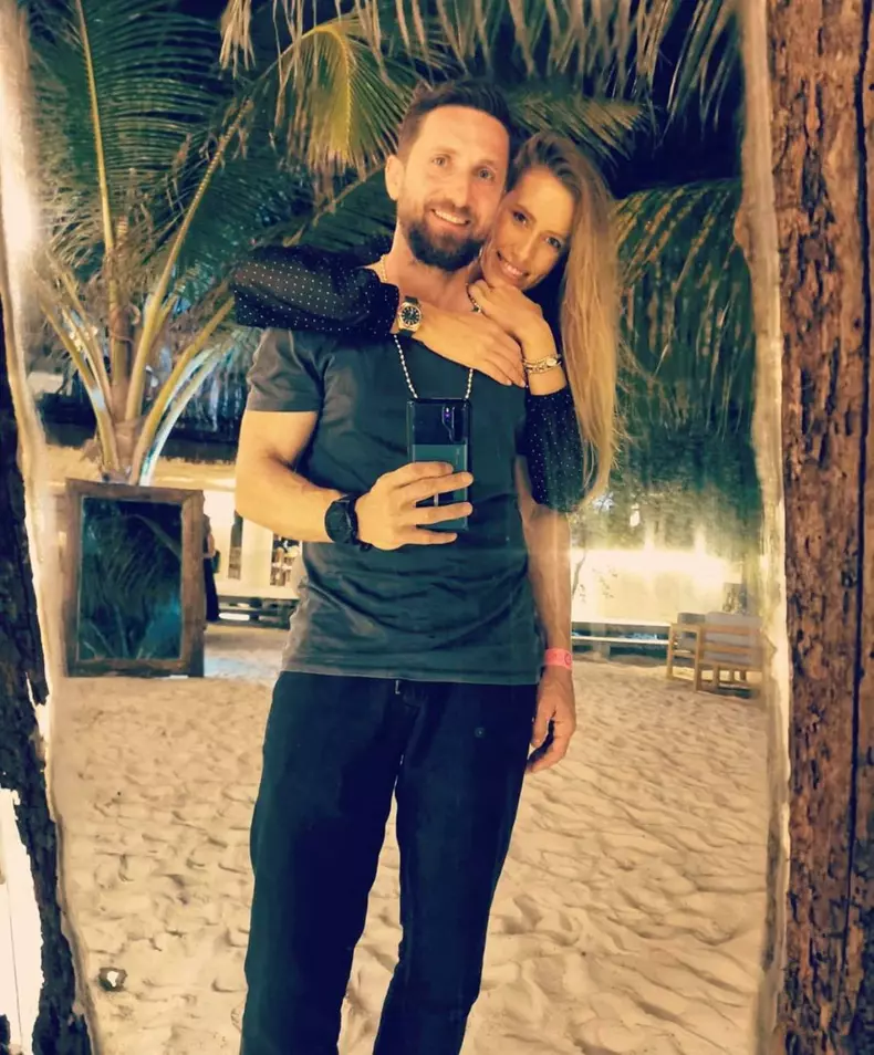 Dani Oțil se însoară cu Gabriela Prisăcariu6