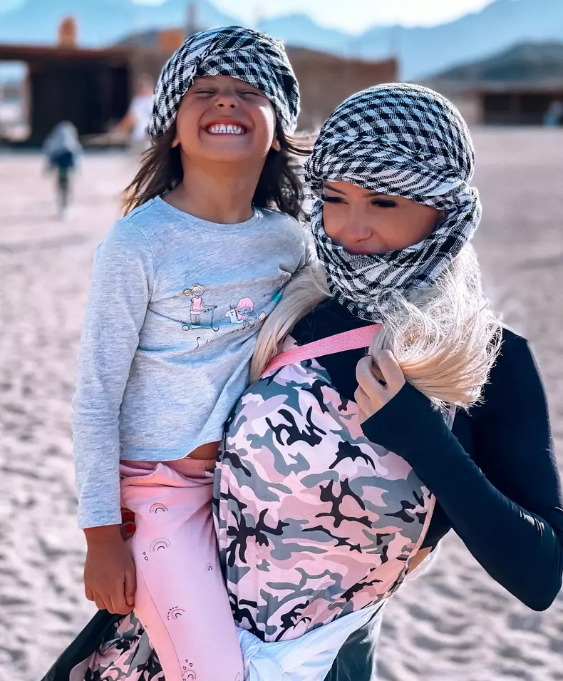 Anda Adam a plecat într-o vacanță în Egipt. Cum arată cântăreața în costum de baie la 40 de ani (6)