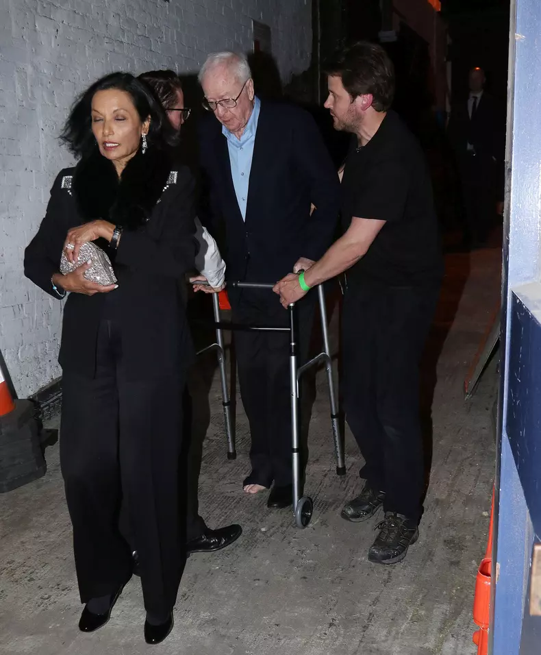 Michael Caine, vacanță relaxantă în Barbados. Cum a fost surprins pe plajă actorul de 90 de ani