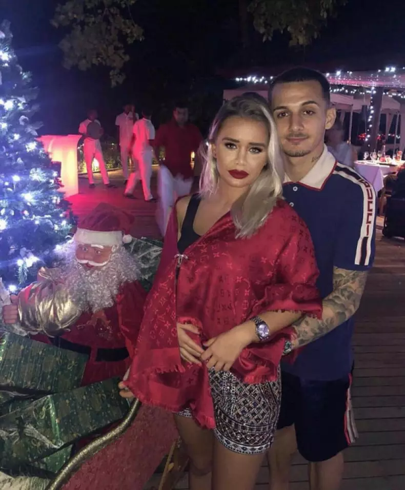 ZDE0NzllNmUxZTI0Y2I3NmYxOWFmNDIwZWY3MTIx.thumb_