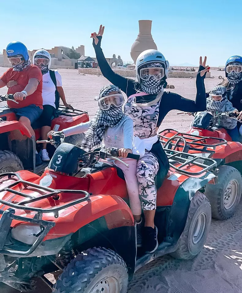 Anda Adam a plecat într-o vacanță în Egipt. Cum arată cântăreața în costum de baie la 40 de ani (7)