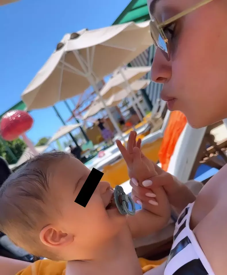 Pepe soție Yasmine vacanță