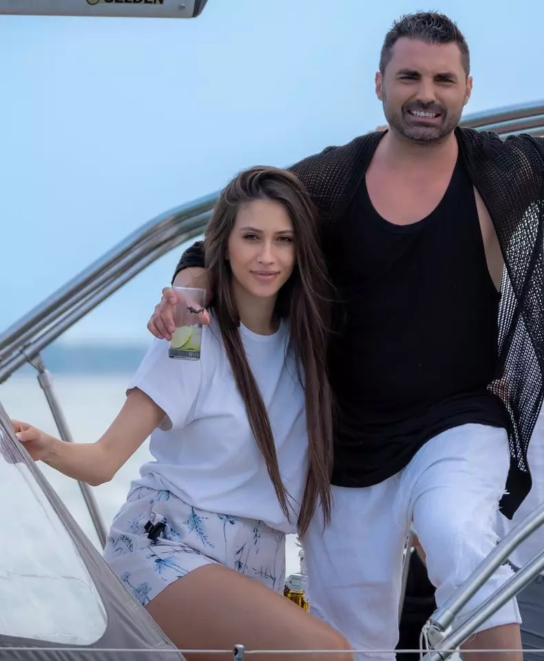 Pepe soție Yasmine vacanță