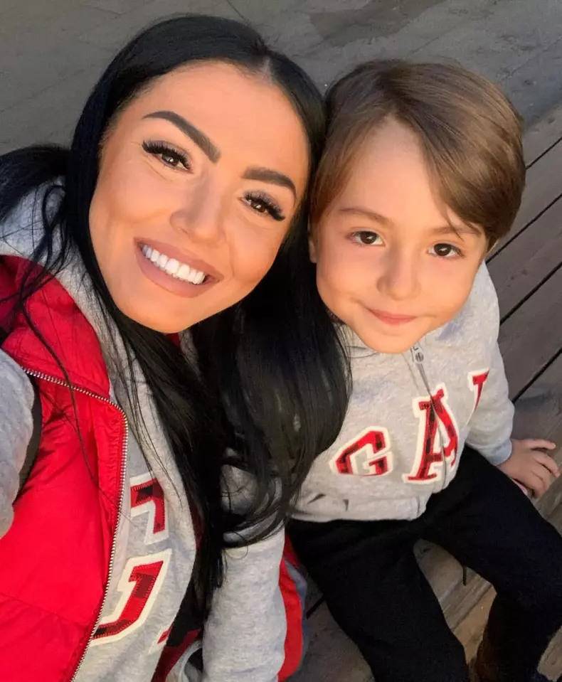 Andreea Mantea şi fiul ei, David