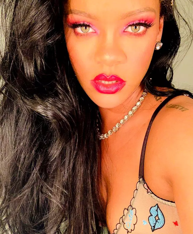 Rihanna-5