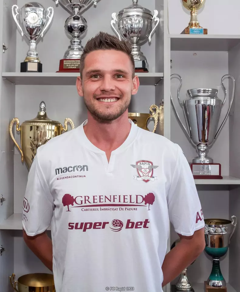 stefan-ciuculescu-de-la-survivor-a-aterizat-in-romania-declaratii-din-aeroport-7