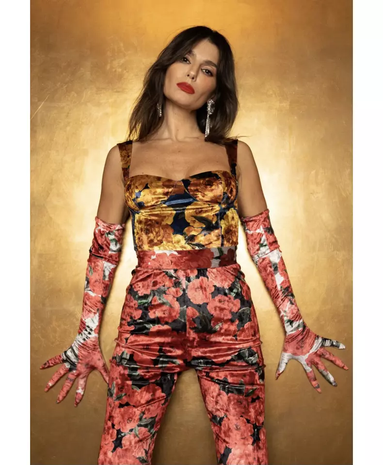 Facetune_03-11-2022-00-01-26-1400x1700h