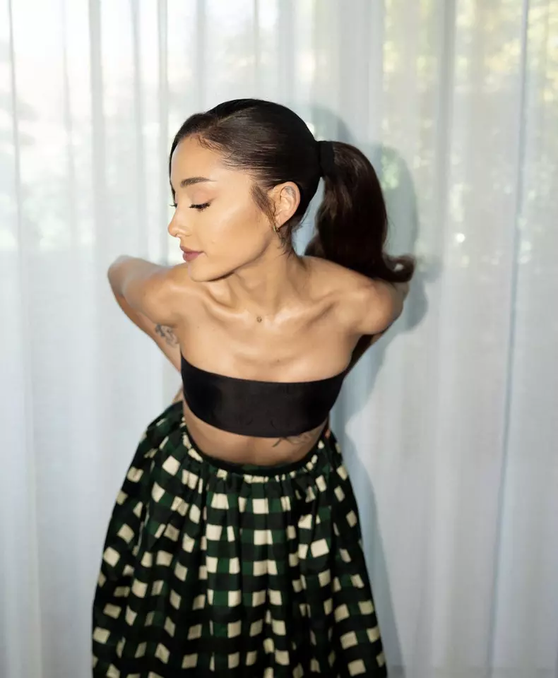 Adriana Grande 2022 transformare