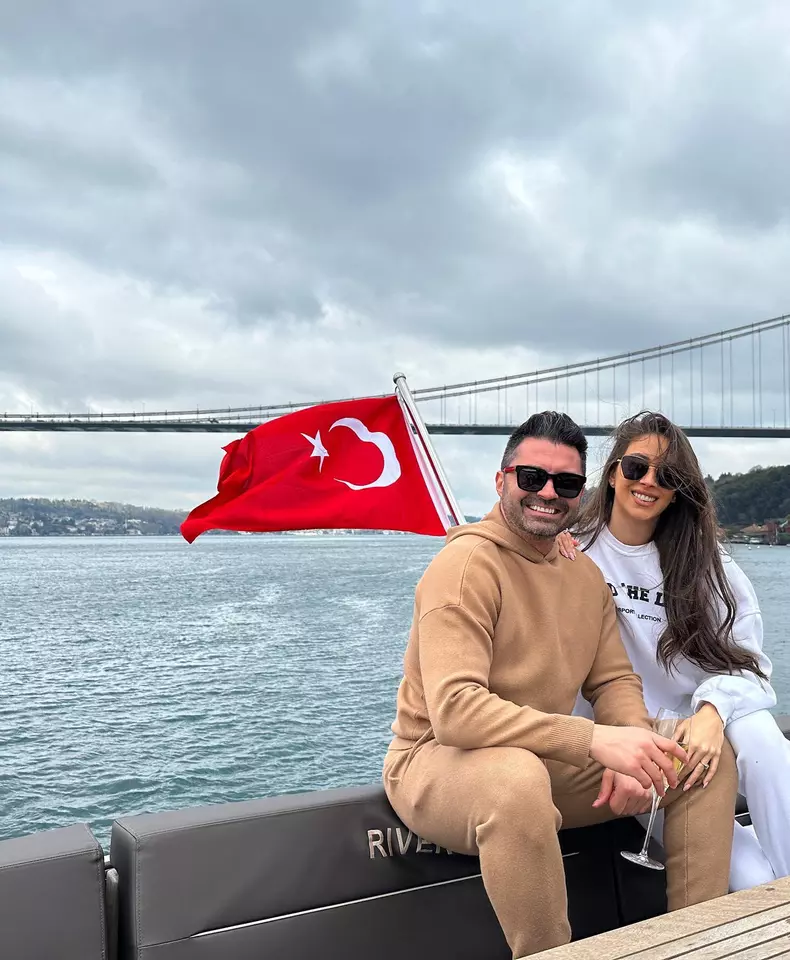 Pepe soție Yasmine vacanță